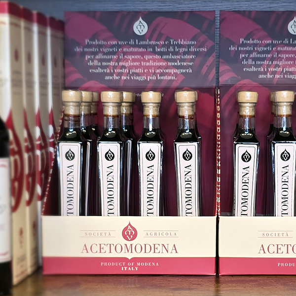 Sigarino, liten men naggande god balsamico för picknick och båt
