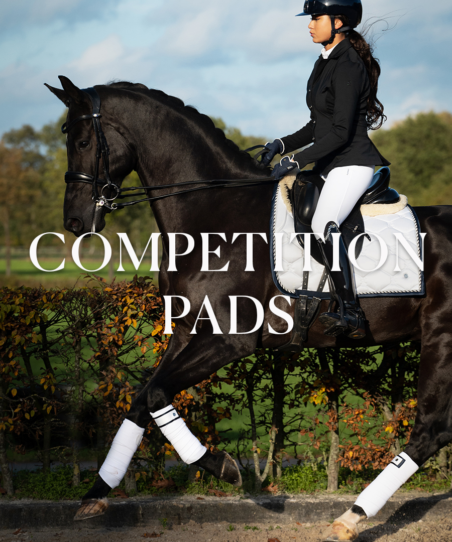 White saddle pads are back! 🤍 PS of Sweden