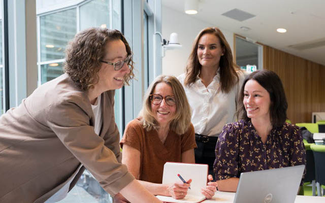 Marina Heiden, professor HiG, Camilla Zetterberg, koordinator HiG, Sophie Pagard, forskare HiG, Malin Svensson, doktorand HiG, under slutkonferensen av projektet Flexibel omställning för hållbar innovation den 4 november 2025.